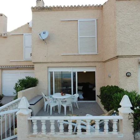 Сasa de vacaciones Snipe Two Bedroom Townhouse Lmhr44
